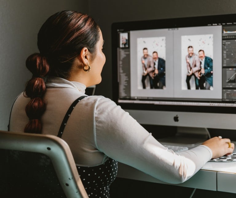 professional photographer in Richland at work Spotted Fox Digital Marketing